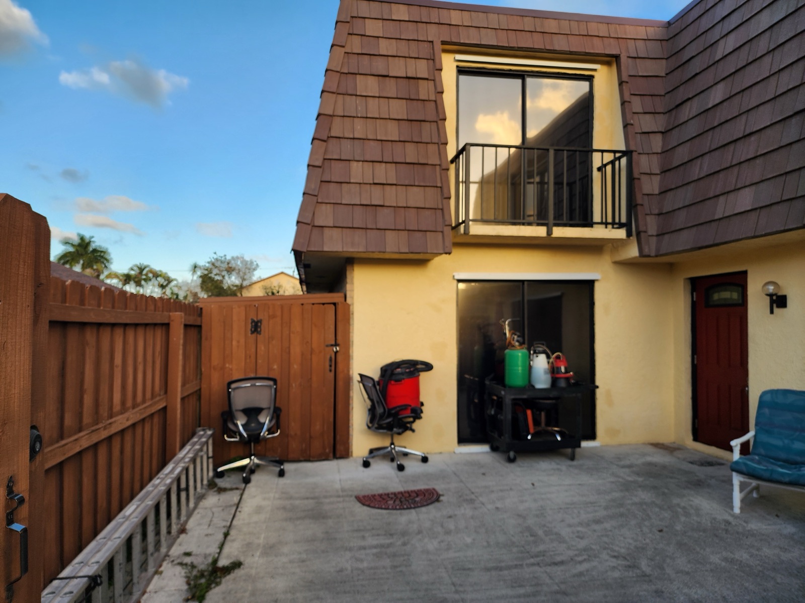 521 Springdale Cir photo 4
